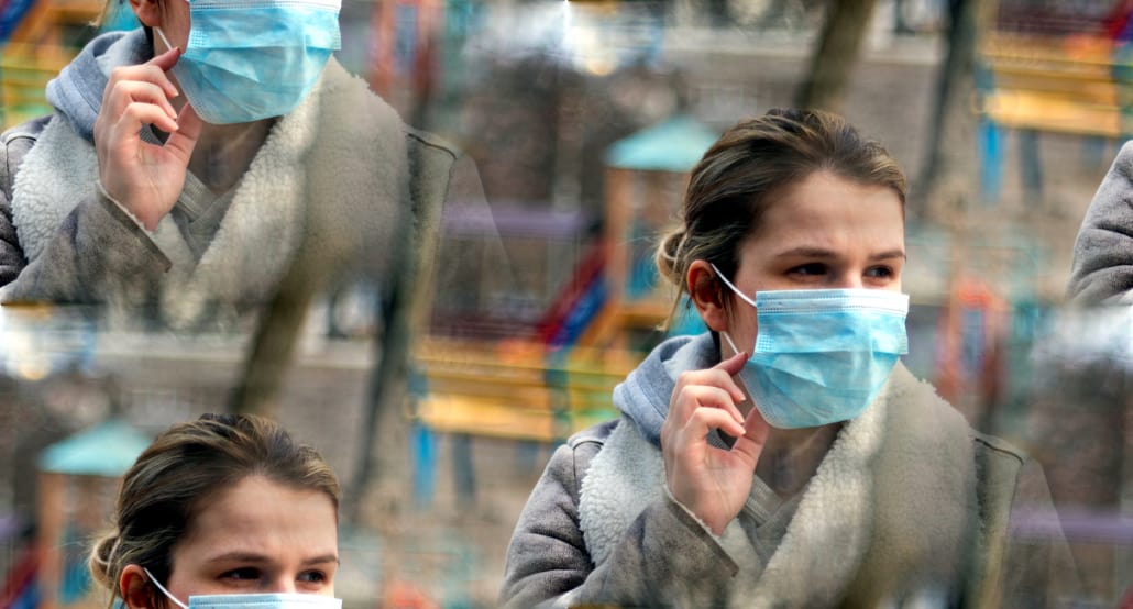 Woman wearing a face mask