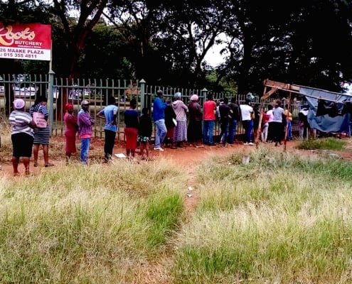 Queue for social grants in Tzaneen