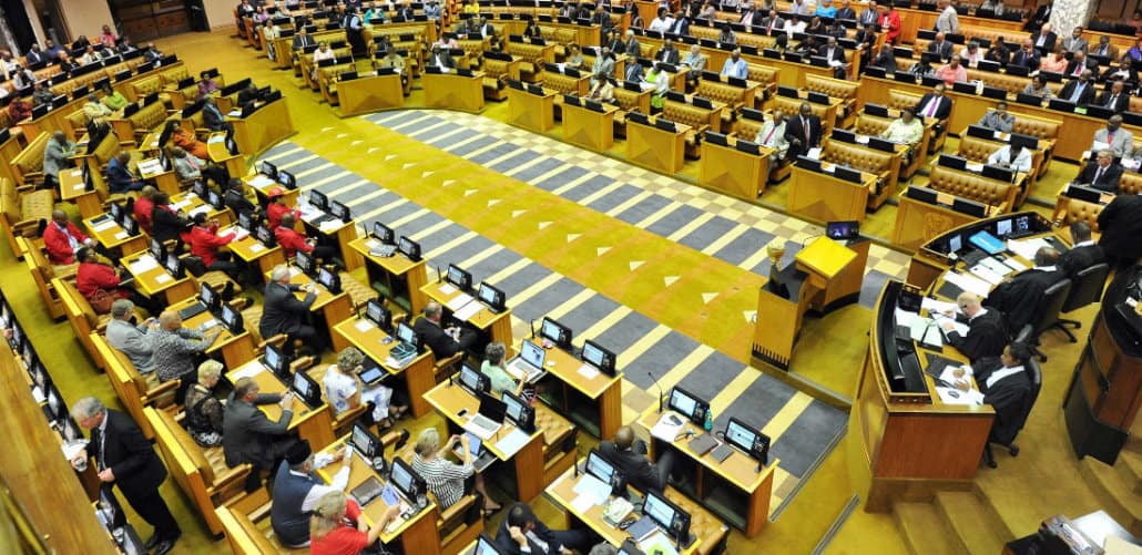 Photo of the Natiojal Assembly chamber, with members