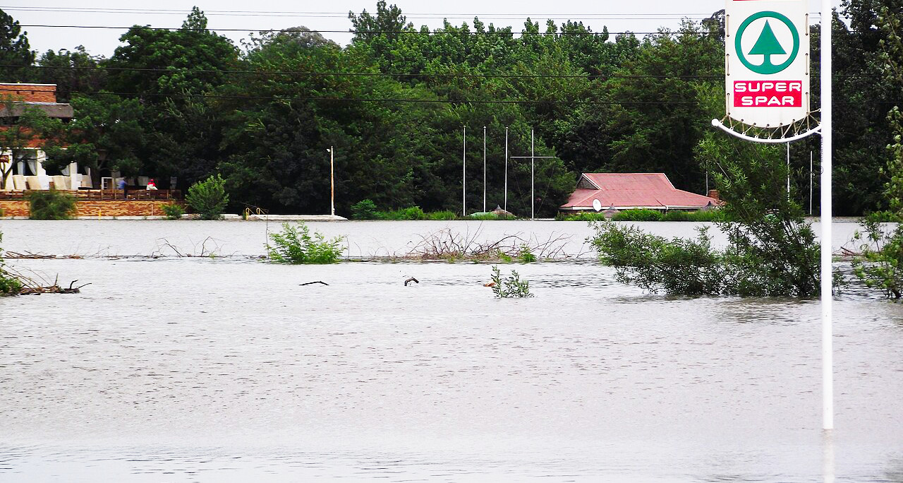 Flooding in Vereeniging - public domain image by Kevin Polden.